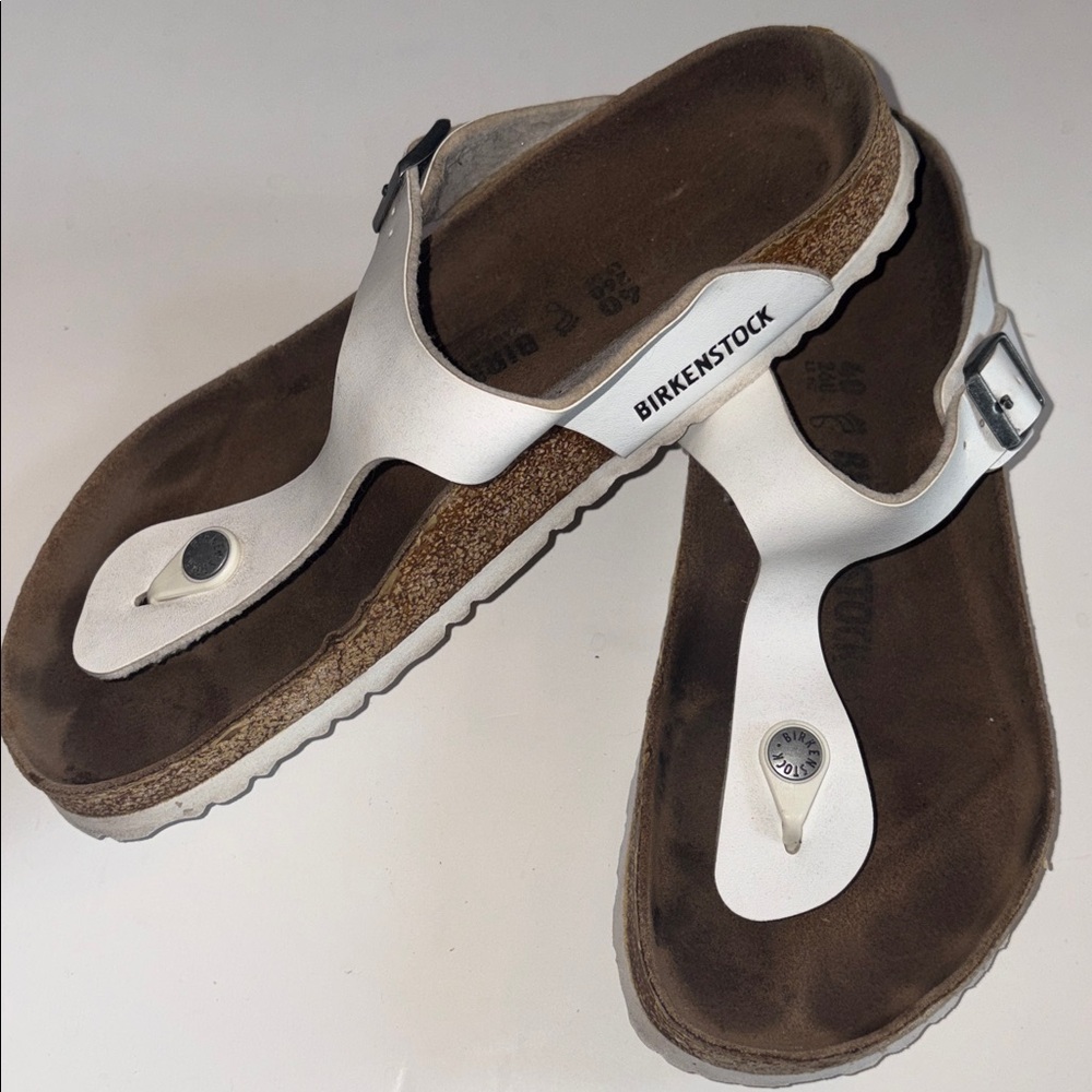 Birkenstock White T-Strap Sandals with Buckle Shoes Summer 40 Women’s sz 9 9.5